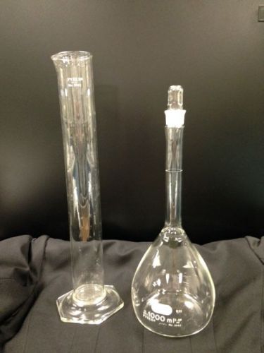 Pyrex cylinder 1000 ml (2962 and pyrex 1000ml beaker flask (5643) for sale