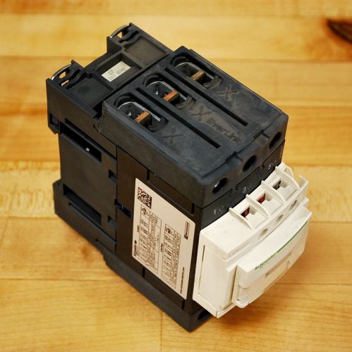 Schneider Electric LC1D40AG7 Contactor 3 Pole With Everlink Terminals. - NEW