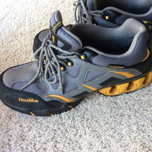 NAUTILUS SAFETY FOOTWEAR Mens Athletic Style Work Shoes Size 10.5
