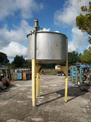 STAINLESS TANK W/ STAND, MIXER AND STEAM KETTLE