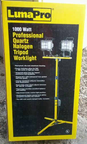 Professional Quartz Halogen Tripod Worklight - Light Stand, 1000 Watt NIB 4VM75