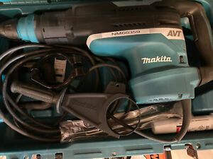 Makita HR5212C Advanced AVT SDS Max 52mm Rotary Hammer- Used 1 Time