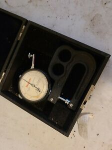 Starrett No. 1015-A-431, Portable Handle Dial Gage in case MINT