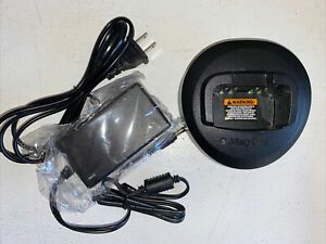 Motorola MAG ONE Radio Desktop Charger and AC Adapter PMLN5041A