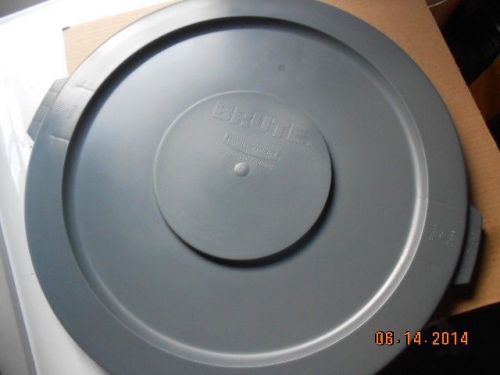 Commercial Rubbermaid trash can lid 32 gal **NEW** grey 2631