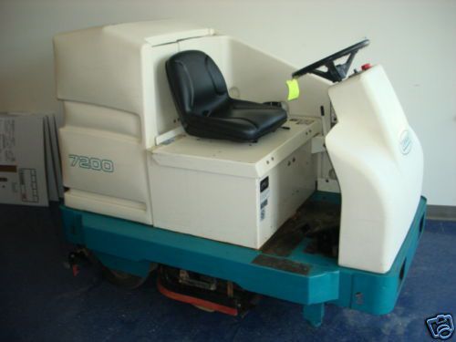 Tennant 7200 36&#034; disk rider floor scrubber for sale
