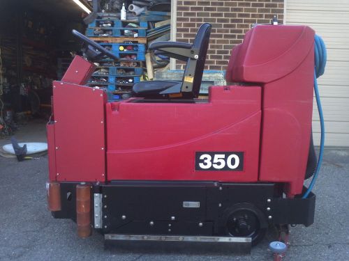 Reconditioned tomcat 350 35-inch disc rider floor scrubber, under 900 hours for sale