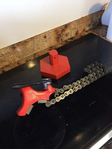 Rigid chain vice with 4x3 bushing adapter great condition, must see! for sale