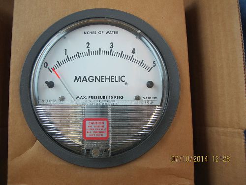 Dwyer 2005 differential pressure gage, range 0-5.0&#034; w.c., minor divisions .10. for sale