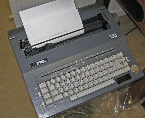 Smith Corona SC-110 Full-Featured Electronic Typewriter works GREAT