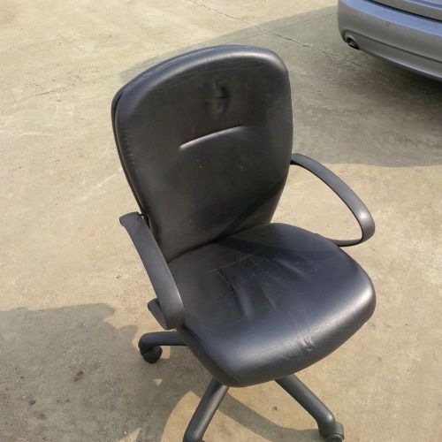 Giroflex Black Leather Operators Chair
