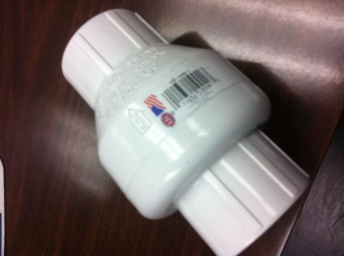 Swing check 1-1/2&#034; ips threaded white schedule 40 pvc made in usa by kbi lot d4 for sale