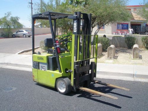CLARK ELECTRIC FORKLIFT TM12 WITH CHARGER NEARLY NEW 36 V BATTERY