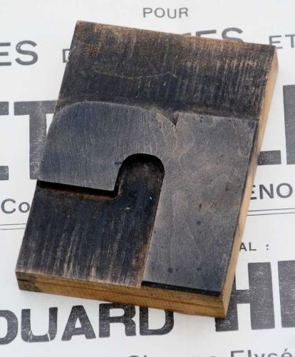 bold fat letter: &#034;r&#034; vintage wooden letterpress printing block wood type antique