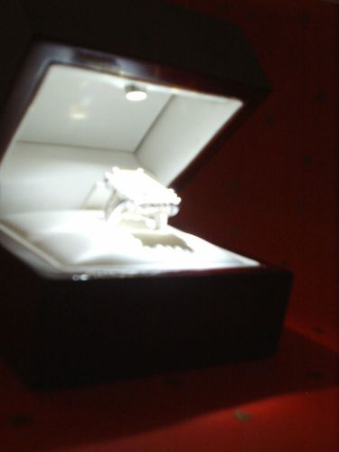 NEW FANCY LED LIGHTED  GENUINE MAHOGANY CHERRYWOOD ENGAGEMENT RING GIFT BOX