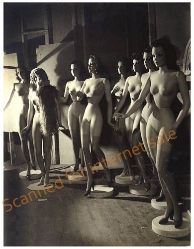 Vintage 1940s Photo (( Nude Mannequins)) New York Mid-Century Modern ~ Dolls