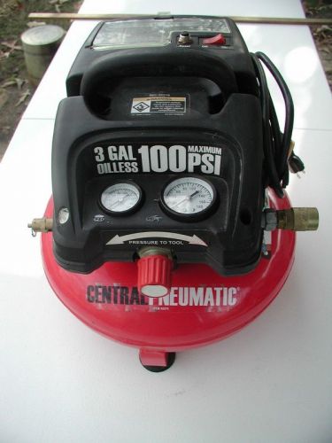 Central Pneumatic 3 gallon Oil less 100 PSI Portable Electric Air Compressor   *