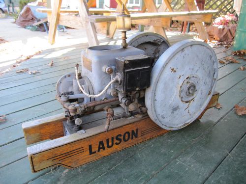 Old  Hit Miss  Lauson Engine
