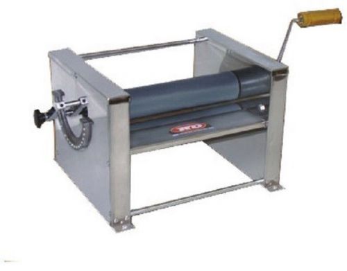 Roller  sheeter   ***all  doughs / fondant***  manual – 16” wide  (40 cm) ** for sale