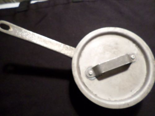 used commercial aluminum cookware pot 8701 , 1 1\2 qt with lid 305