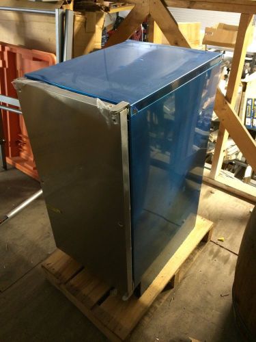 Hoshizaki am-50bae-adds indoor/outdoor undercounter ice maker for sale