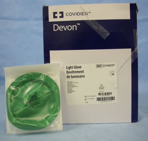 1 Box of 40  Covidien Devon Light Gloves #31140257