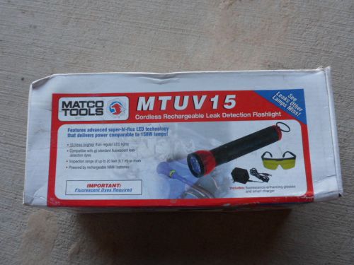 MATCO Tools MTUV15 Premium UV Cordless Rechargeable Leak Detection kit