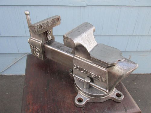 Vintage columbian d4 3-1/2  bench vise w/swivel base &amp; pipe grips cleveland ohio for sale