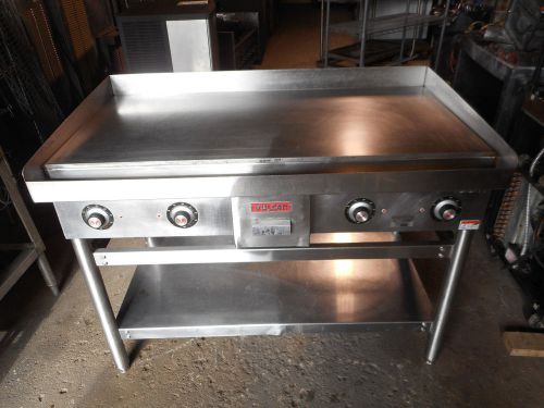 Vulcan electric 4&#039; griddle, 220v, 3-phase, built in stand, thermostatic, 4 knobs for sale