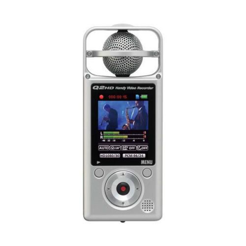 ZOOM Q2HD HAND HELD STREAMING AUDIO/VIDEO RECORDER WITH ACCESSORIES
