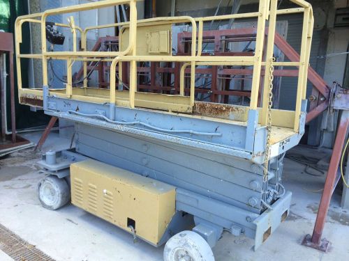 Scissor lift  cm  2546 load 750 lbs height 25&#039;-11&#034; operation pressure 2700 psi for sale