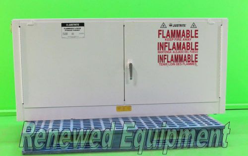 Justrite SF25842V Flammable Liquid Storage Cabinet 19 Gal #1