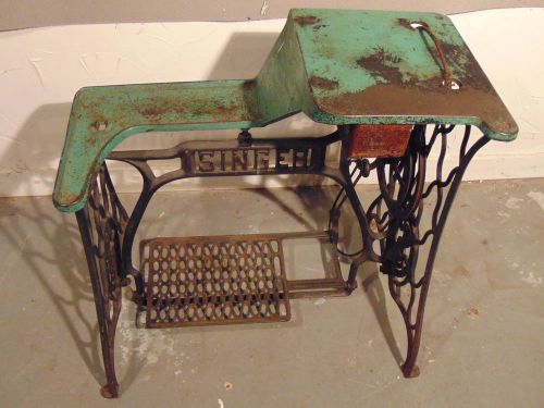 1920 Singer 29-4 29K Sewing Machine Cast Iron Treadle Base w/ Drawer Steampunk