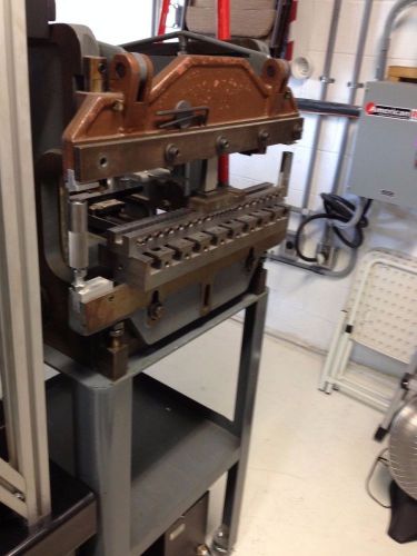 Di-Acro Houdalllie Hand Operated Press Brake 8 ton X  24&#034;