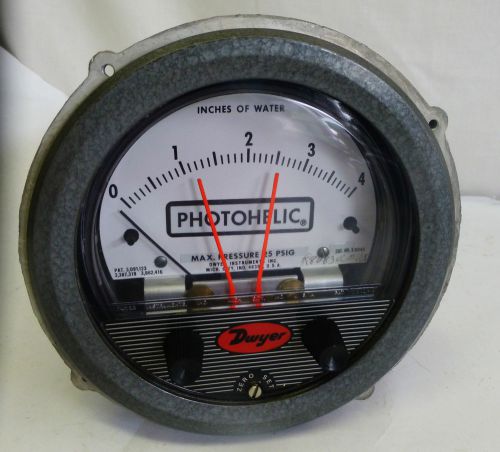 Dwyer Photohelic Gauge Gage  Model 3004 C Inches of Water  USA