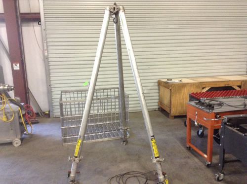 B.e. wallace crane tripod hoist 2 ton model -2573 41&#034;x81&#034;x30&#034; for sale