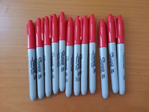 12-Sharpie Fine Point Permanent Markers, Red Markers (30002)-New without box