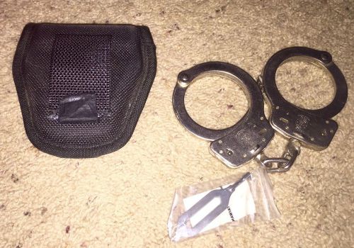 S&amp;w Handcuffs And Bianchi Accumold Cuff Case