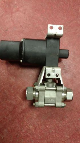 Swagelock whitey 133-sr spring pneumatic actuator w/ 1&#034; ball valve ss-65ts16-33c for sale