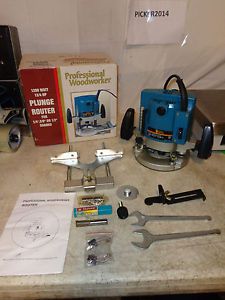 Professional Woodworker Plunge Router