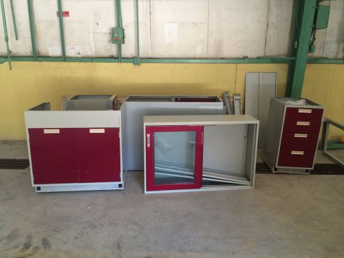 16&#039; of White and Laboratory Red Casework with Glass Wall Cabinet