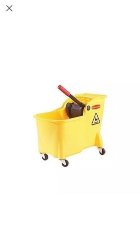 Rubbermaid professional plus commercial wringer mop bucket 28 qt. (fg7281... new for sale