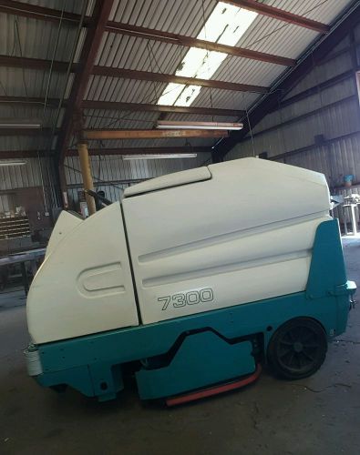 Tennant 7300 40&#034; ride on floor sweeper scrubber with free shipping! for sale