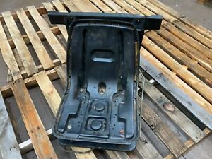 1996 NEW HOLLAND L865 SEAT AND SEAT SUPPORT 87029353 87019259