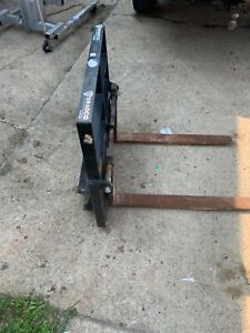 MINI SKID STEER PALLET FORKS | BRADCO
