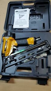 Bostitch N62FNB 15 Gauge Air Pneumatic Finish Nailer 1-1/4&#034; - 2-1/2&#034; w/ Case