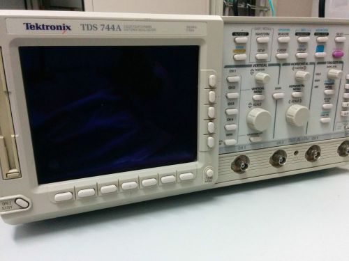 Tektronix tds744a digital oscilloscope for sale