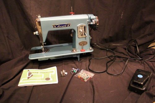 Toyota industrial SEWING MACHINE model 7850 MECHANICAL