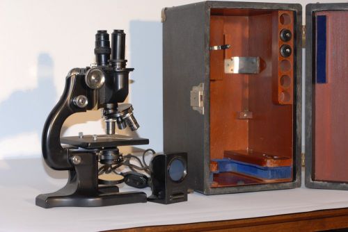 1941 Spencer Binocular 3-Objective Microscope with 6X &amp; 10X Oculars, Light, Case