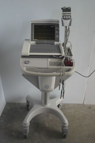 GE Mac5000 EKG Monitor w/Rolling Stand